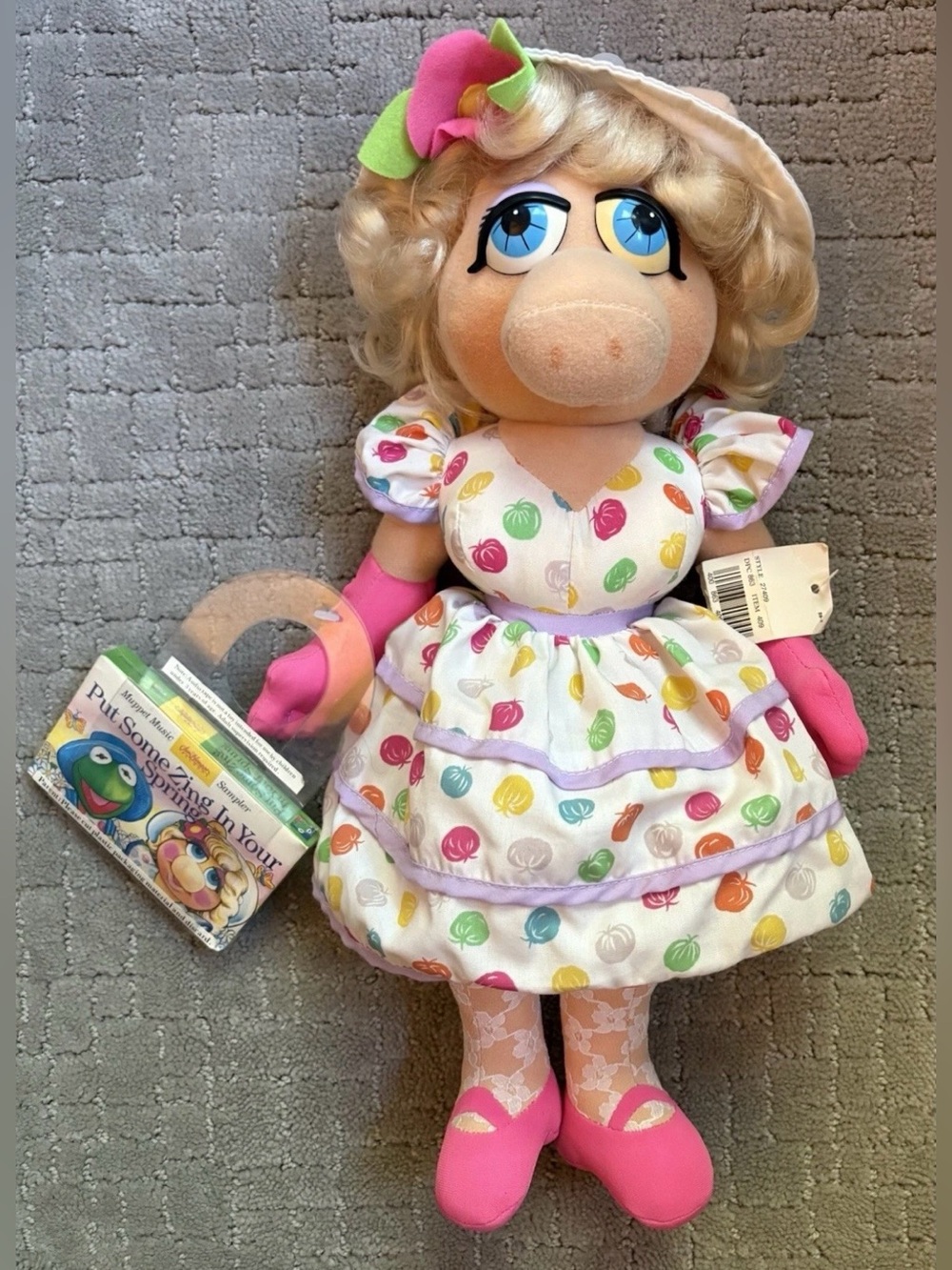 Vintage 1993 Miss Piggy “Zing In Your Spring” Cassette Tape Jelly Bean Dress NWT